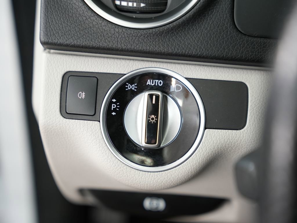 Used 2012 Mercedes-Benz C 300 4MATIC Sedan w/ Premium 1 Pkg image 43