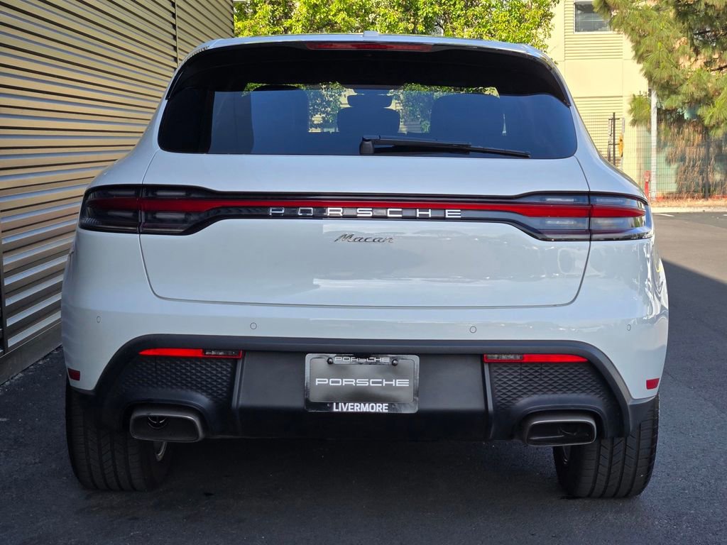 Used 2025 Porsche Macan w/ Premium Package Plus AWD/4WD image 6