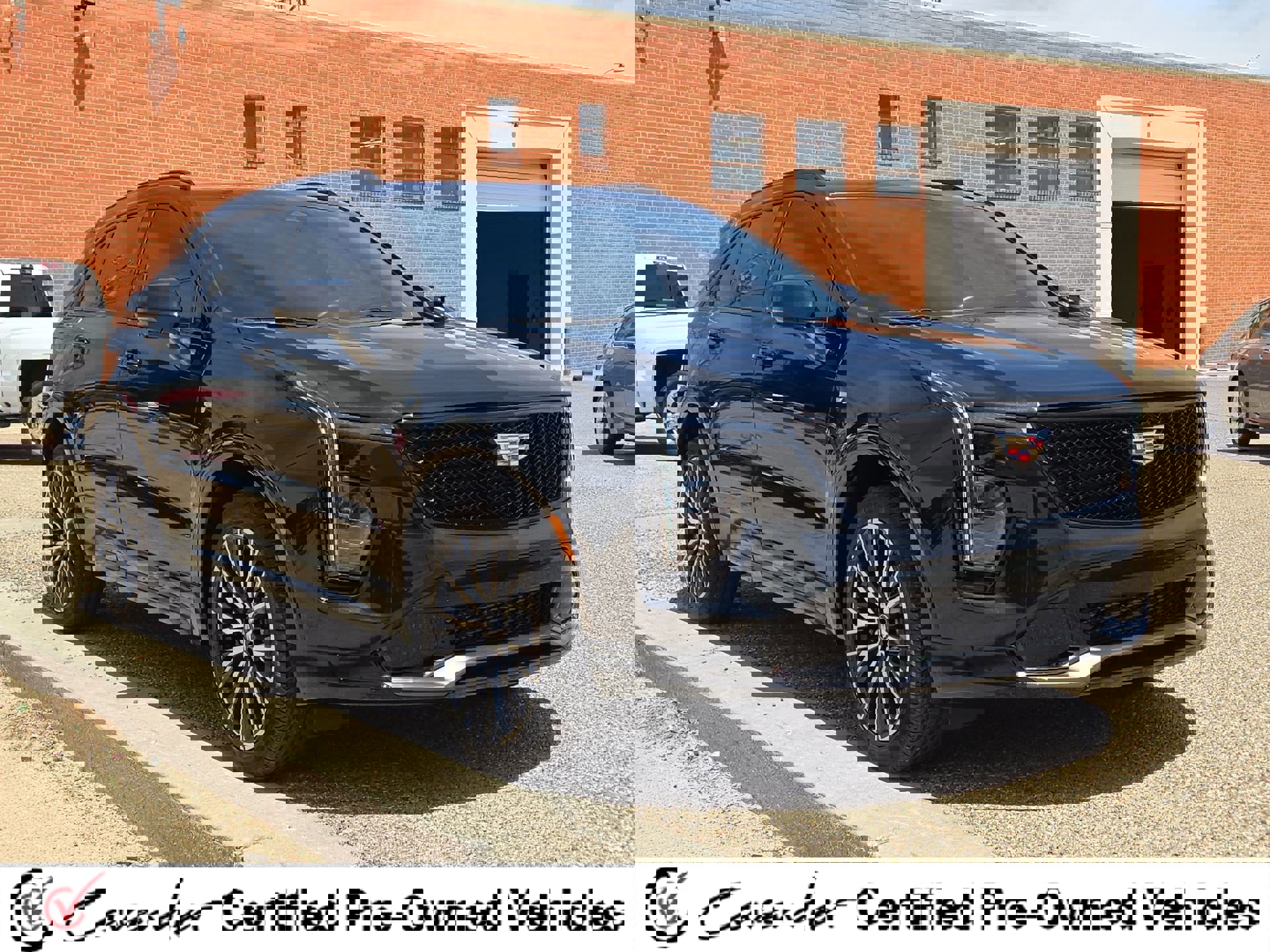 Used 2024 Cadillac XT4 Sport FWD image 1