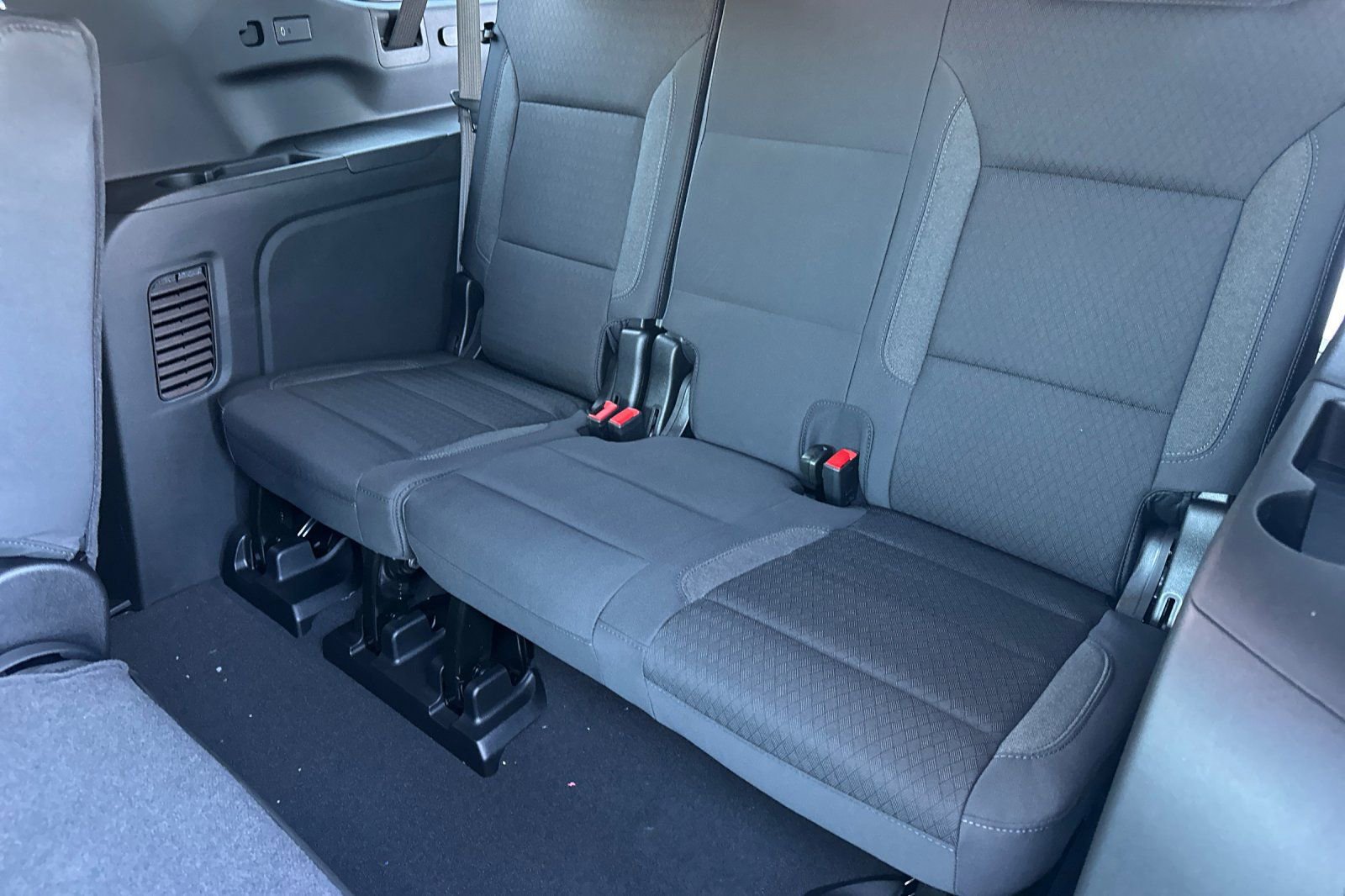 New 2026 Chevrolet Suburban LS w/ LPO, Dark Essentials Package image 15