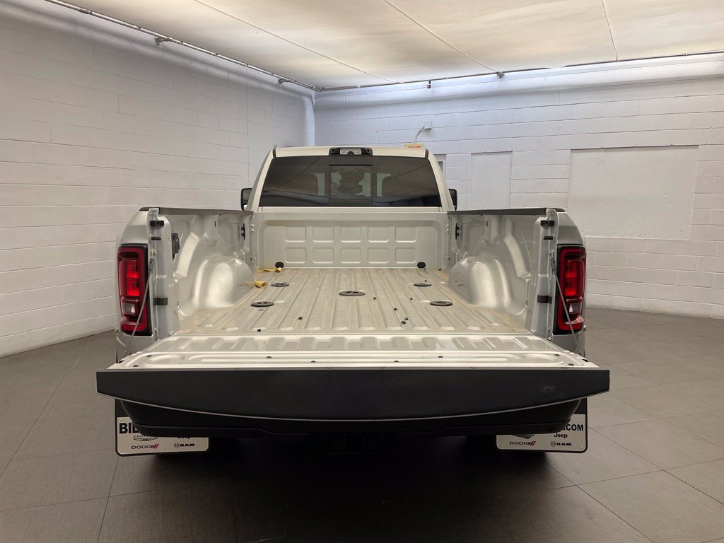 New 2026 RAM 3500 Tradesman AWD/4WD image 5