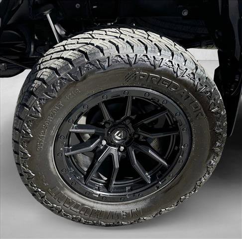 Used 2017 Toyota Tundra Limited w/ Limited Premium Package image 9