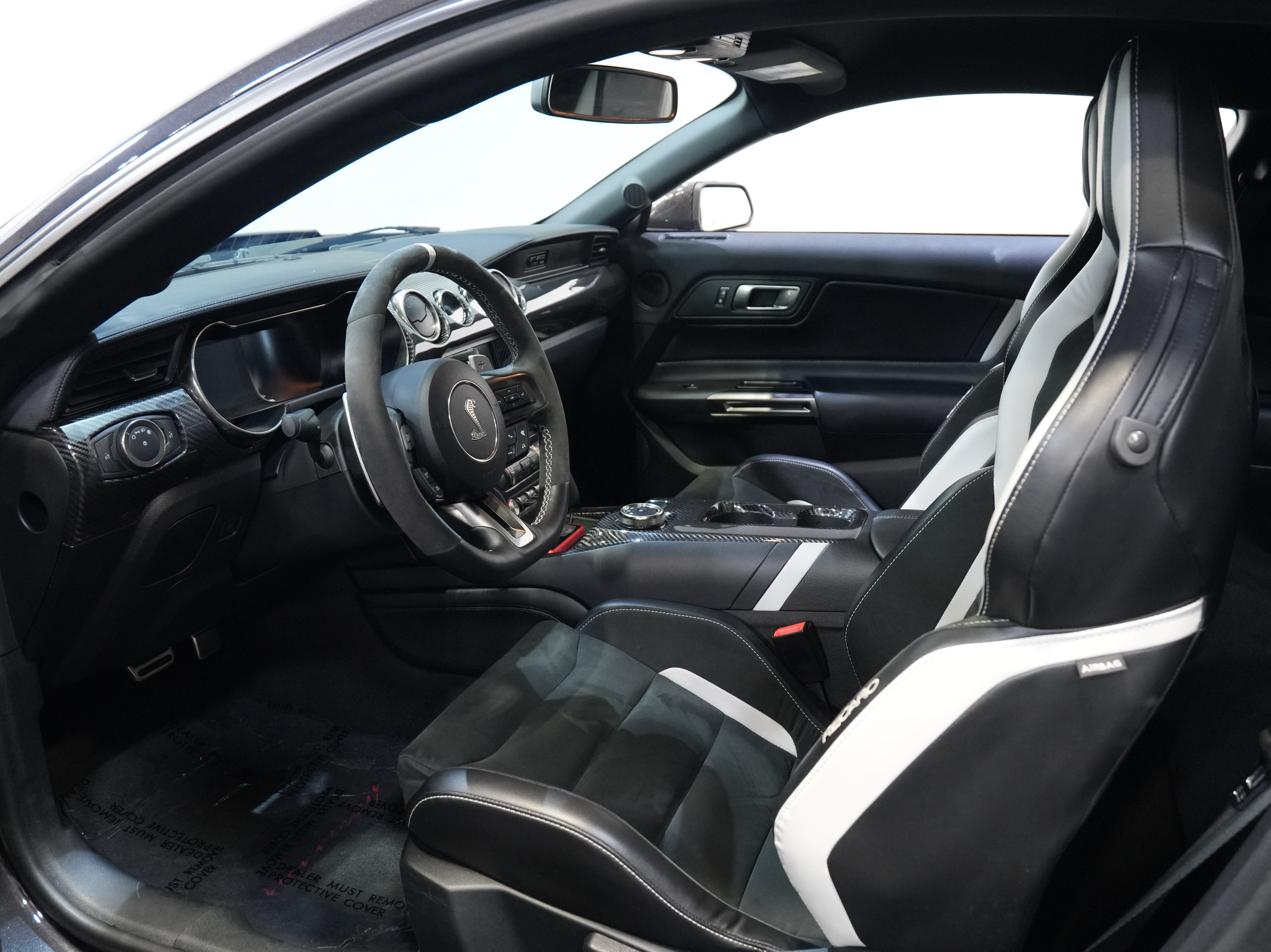 Used 2022 Ford Mustang Shelby GT500 w/ Carbon Fiber Track Pack RWD image 32