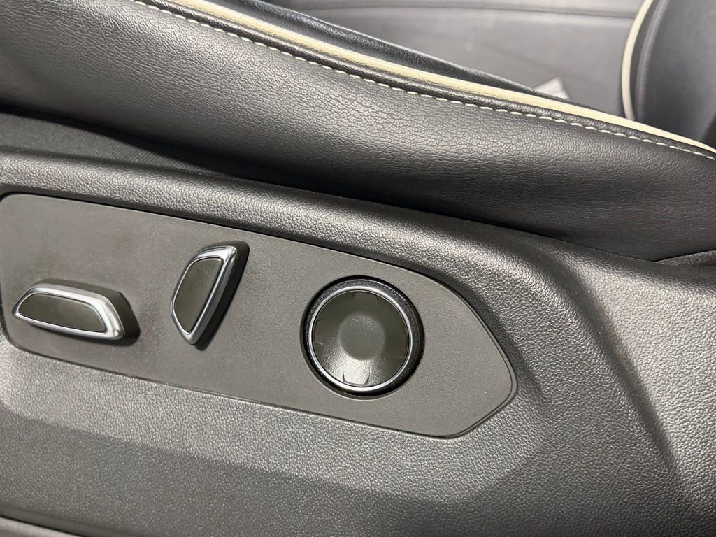 Used 2021 Cadillac Escalade Sport w/ LPO, ONYX Package image 25