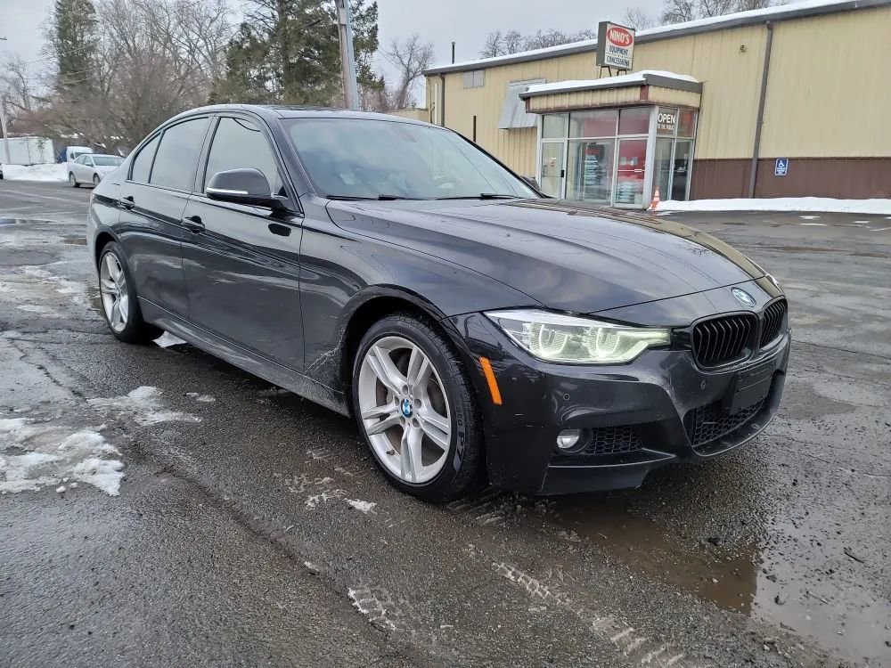 Used 2017 BMW 340i xDrive 340i xDrive Sedan 4D image 3
