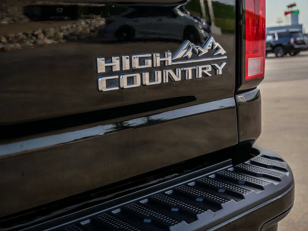Used 2024 Chevrolet Silverado 2500 High Country w/ High Country Premium Package AWD/4WD image 19