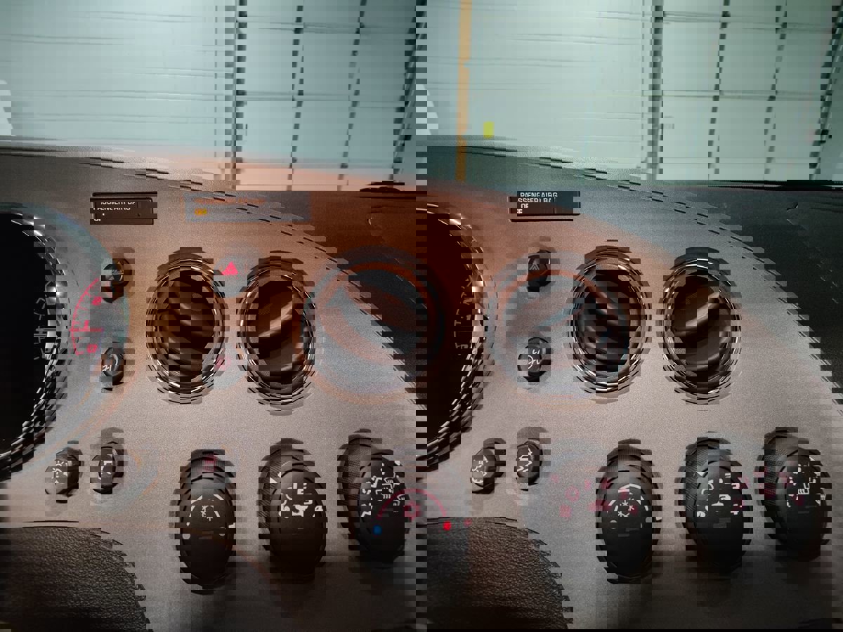 Used 2008 Pontiac Solstice GXP w/ Premium Package image 28