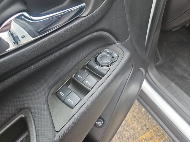 Used 2024 Chevrolet Equinox RS FWD image 11