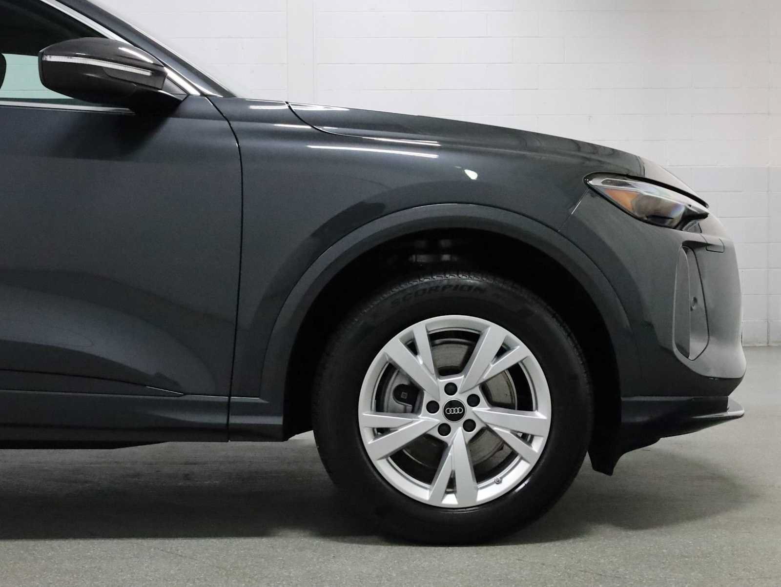 Certified 2025 Audi Q5 Premium AWD/4WD image 11