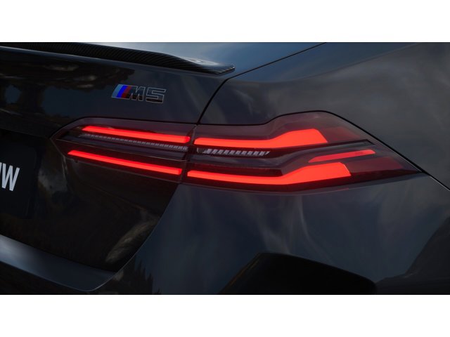 New 2026 BMW M5 w/ Carbon Package image 8