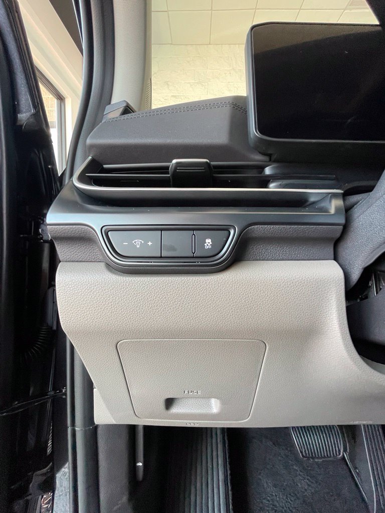 New 2026 Kia Carnival FWD image 12