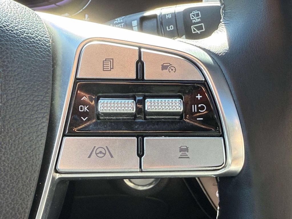 Used 2024 Kia Telluride EX w/ EX Captain's Chair Package AWD/4WD image 24