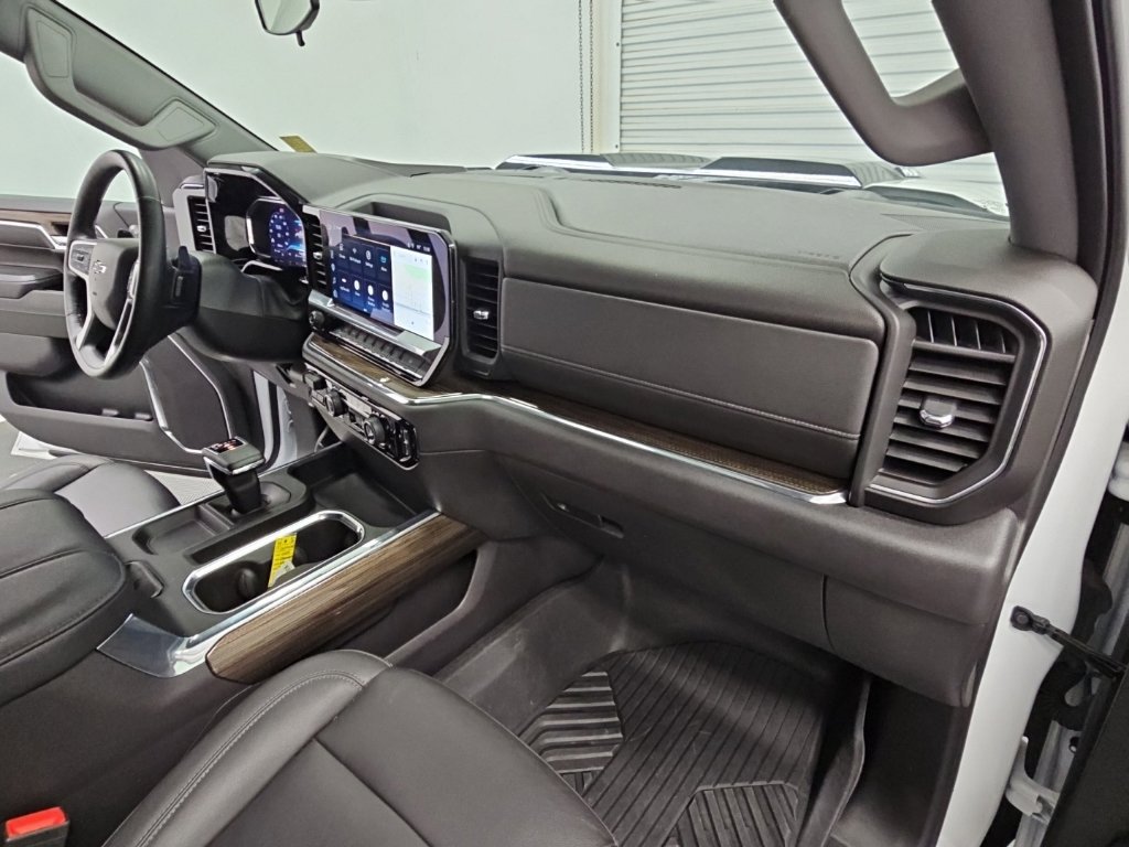 Used 2024 Chevrolet Silverado 1500 LT Trail Boss w/ LT Trail Boss Premium Package AWD/4WD image 42