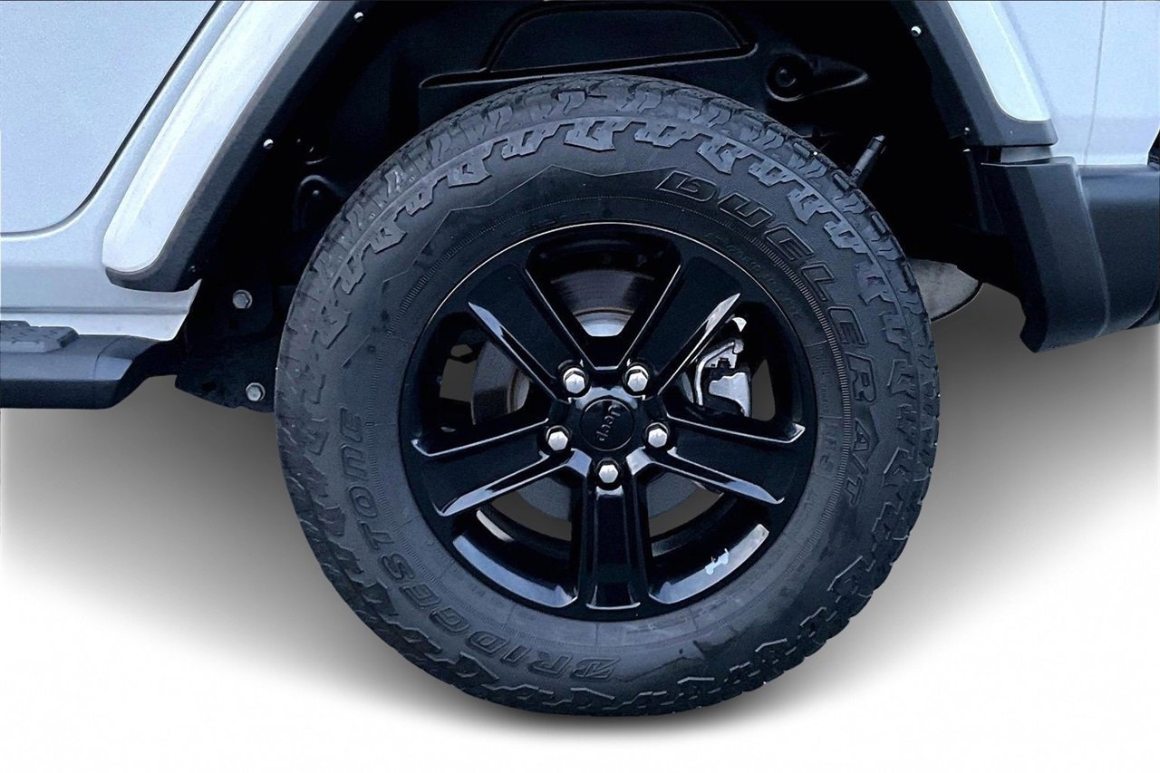 Certified 2022 Jeep Wrangler Unlimited Sahara image 33