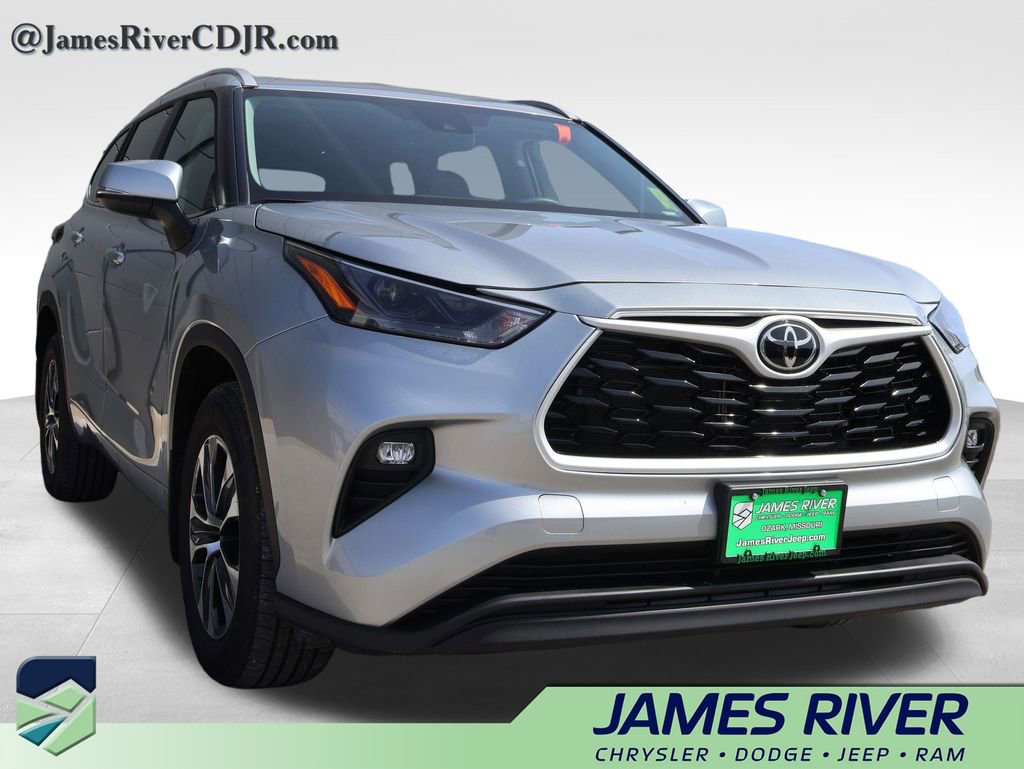 Used 2025 Toyota Highlander XLE image 6