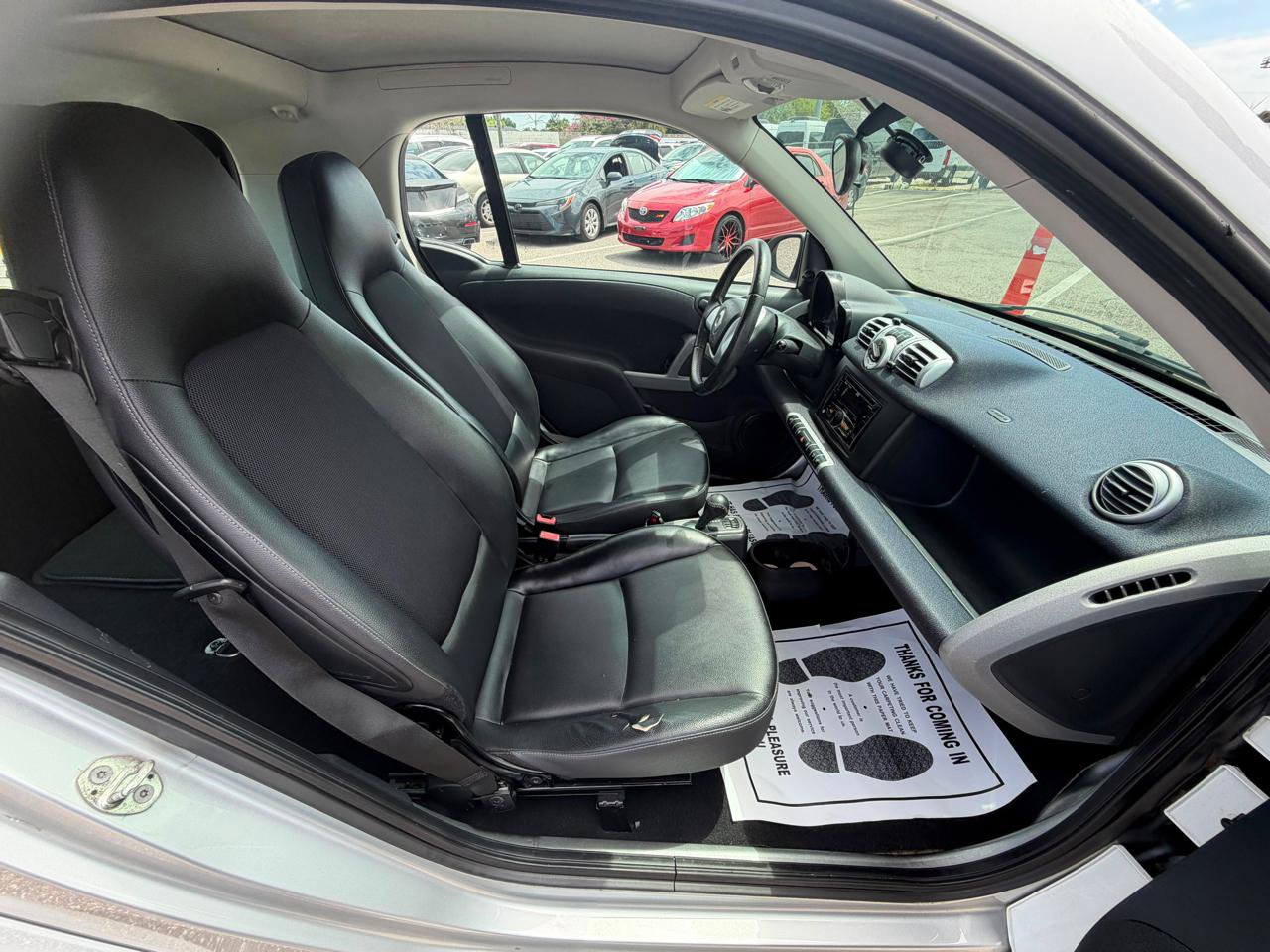Used 2015 smart fortwo pure RWD image 9