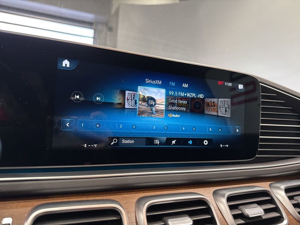 Used 2023 Mercedes-Benz GLS 450 4MATIC w/ AMG Line Exterior image 19