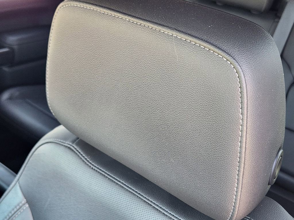 Used 2020 Chevrolet Silverado 3500 LTZ w/ LTZ Texas Edition image 15