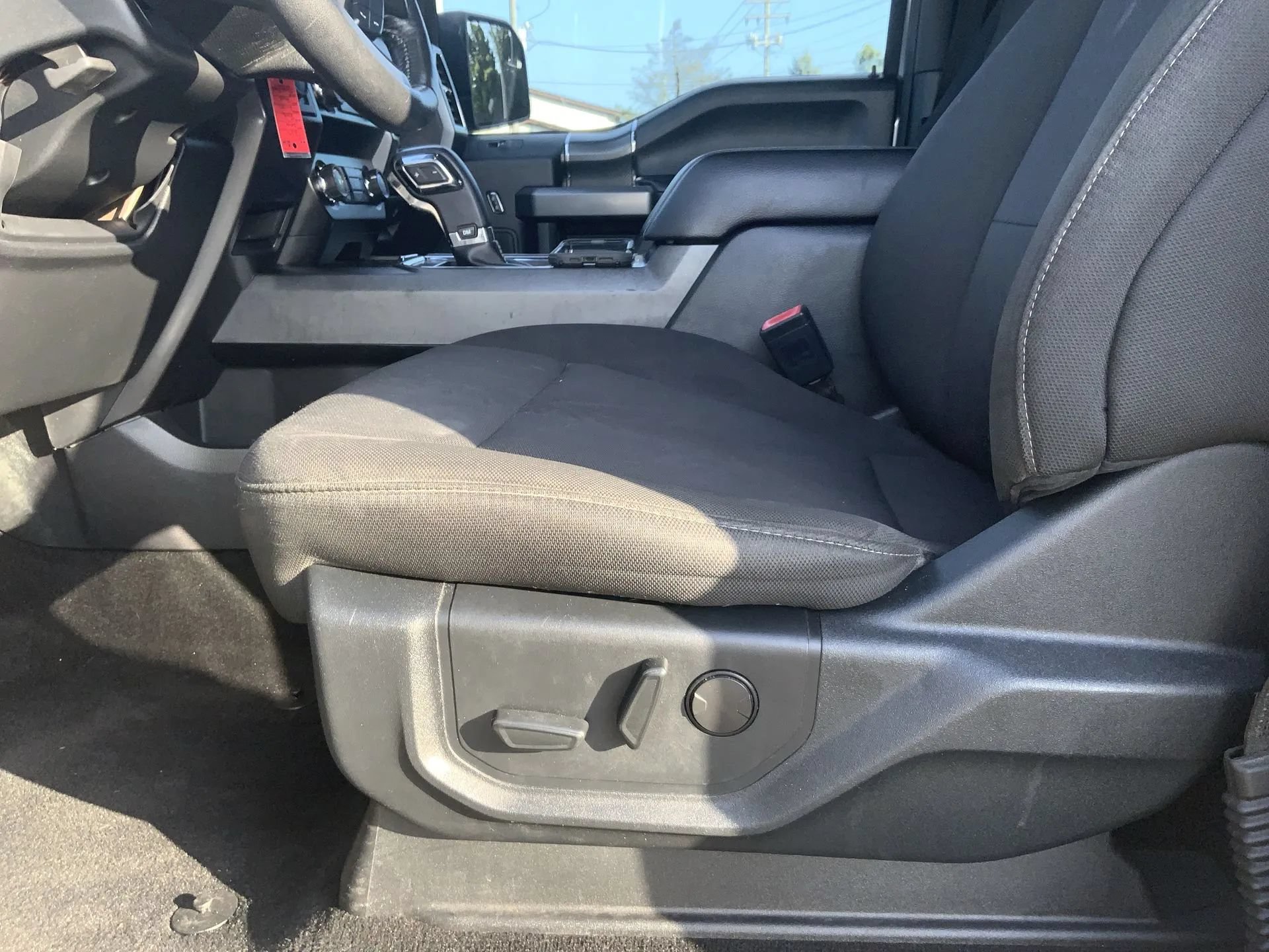 Used 2019 Ford F150 XLT w/ Equipment Group 302A Luxury AWD/4WD image 14