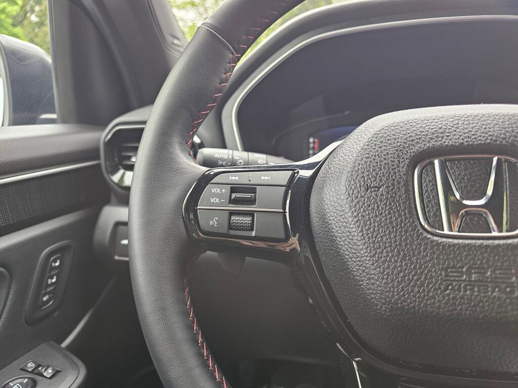 Used 2025 Honda Pilot Black Edition image 31