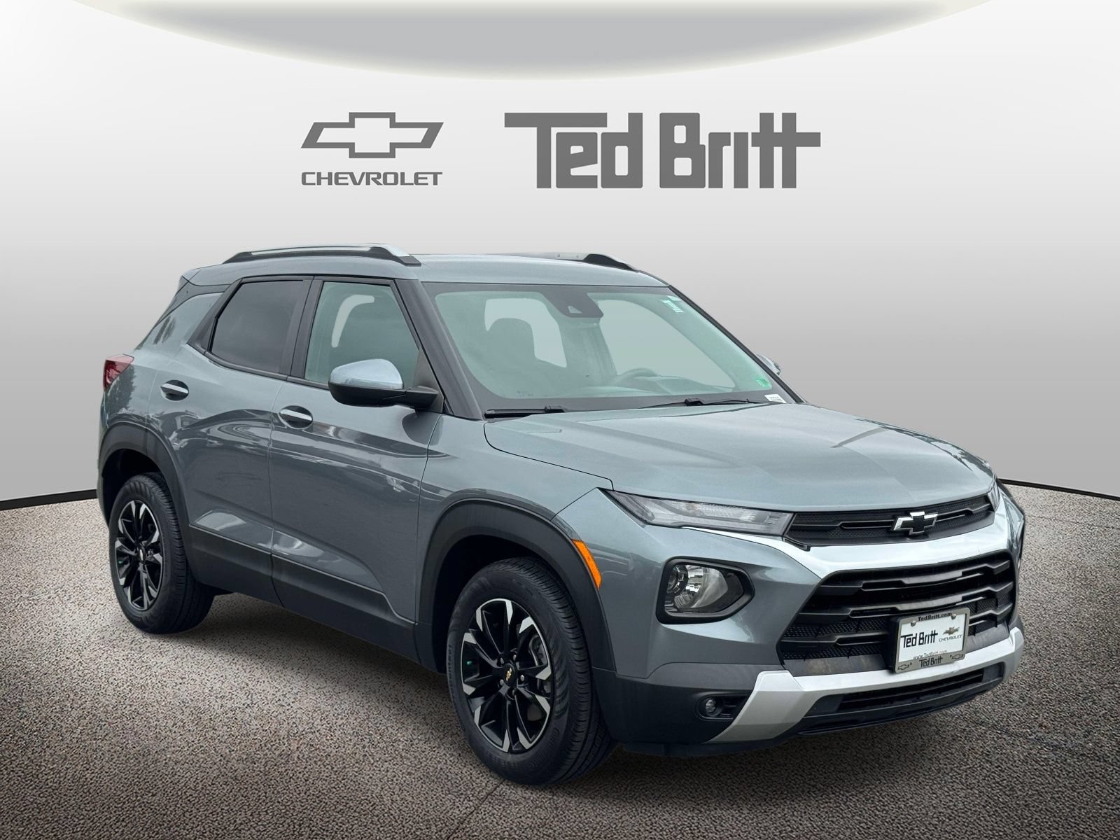 Used 2022 Chevrolet TrailBlazer LT w/ Convenience Package FWD image 3