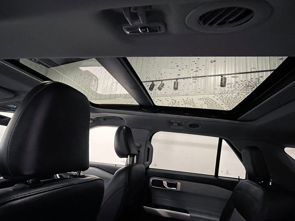 Used 2022 Ford Explorer XLT w/ Equipment Group 202A image 24