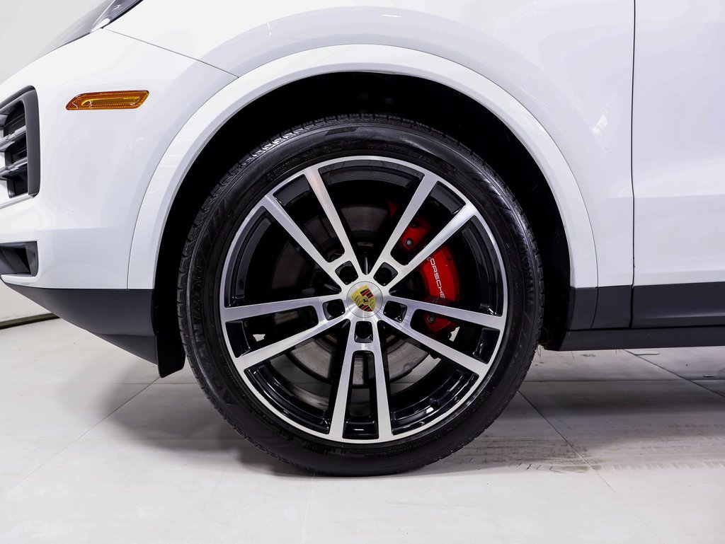 Certified 2024 Porsche Cayenne S AWD/4WD image 23