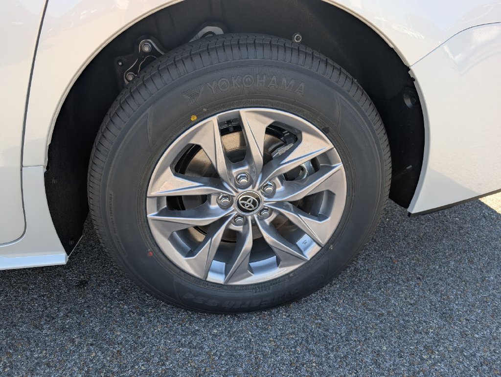 New 2026 Toyota Sienna XLE FWD image 31