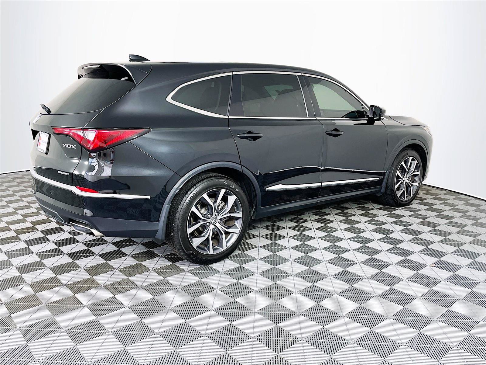 Used 2024 Acura MDX SH-AWD w/ Technology Package image 10