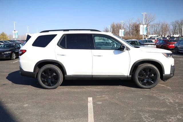 New 2026 Honda Pilot Black Edition image 4