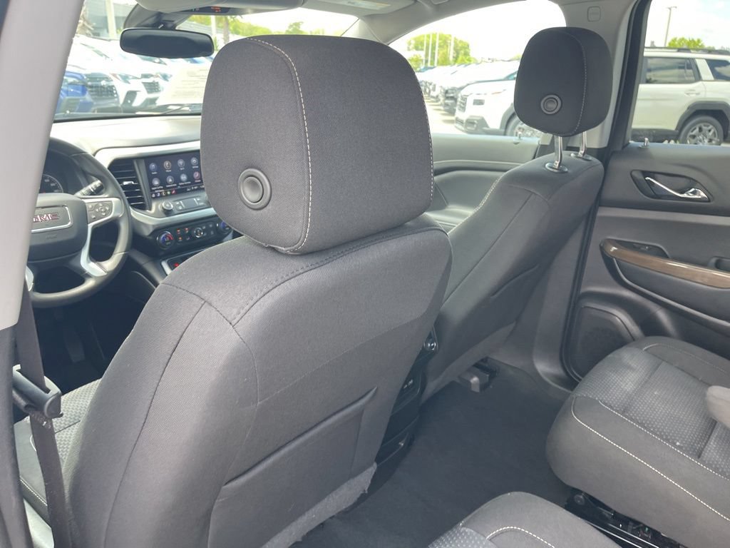 Used 2022 GMC Acadia SLE w/ Driver Convenience Package FWD image 21