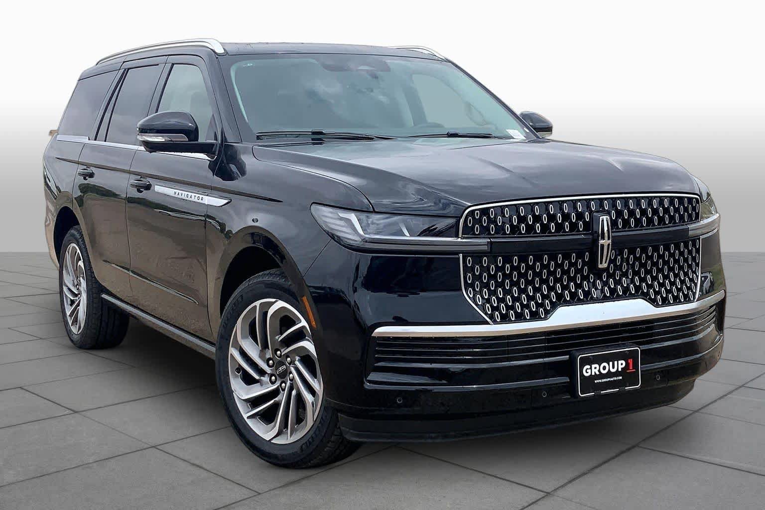 New 2026 Lincoln Navigator Reserve AWD/4WD image 2