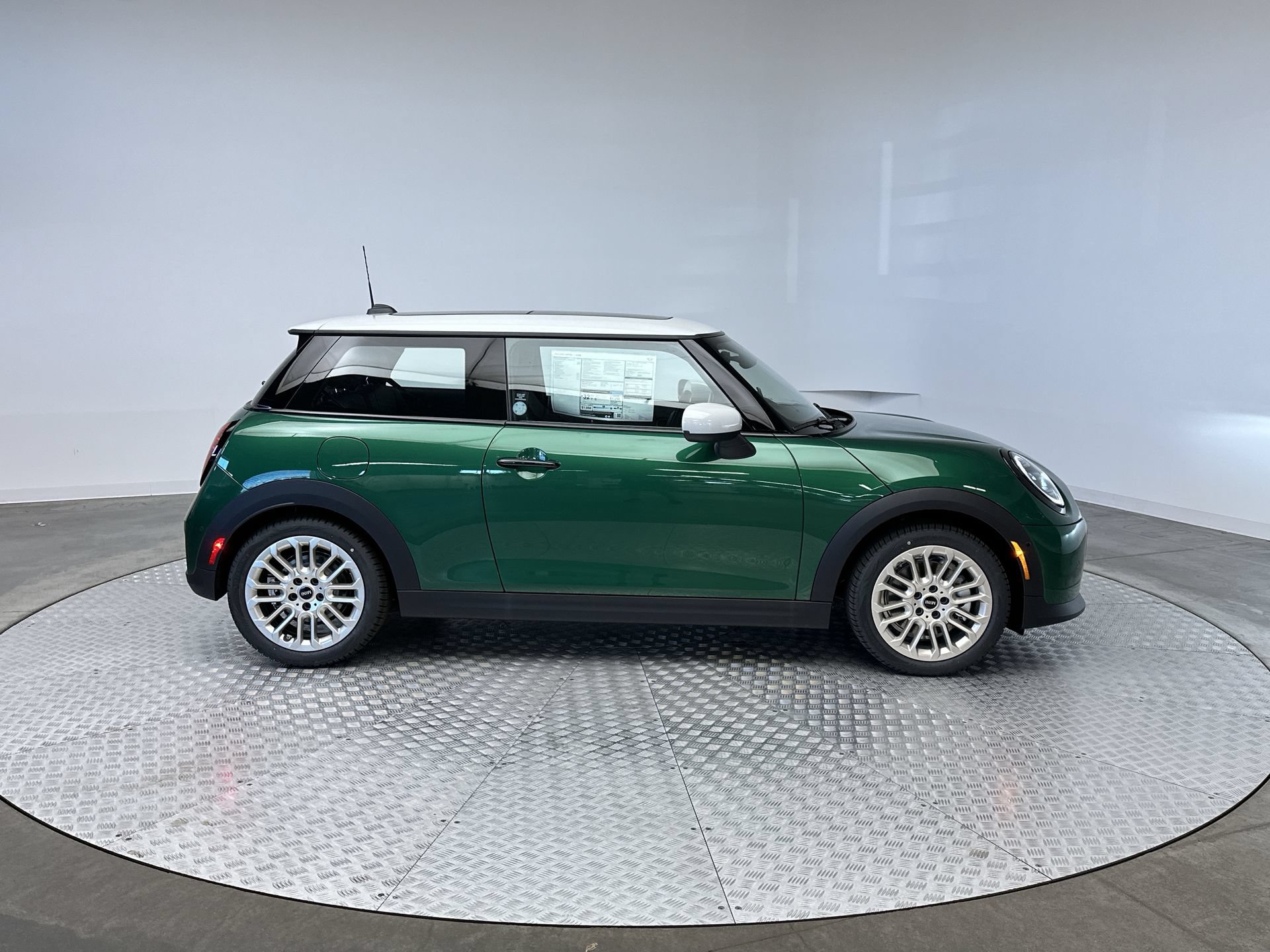 Used 2026 MINI Cooper 2-Door Hardtop FWD image 10