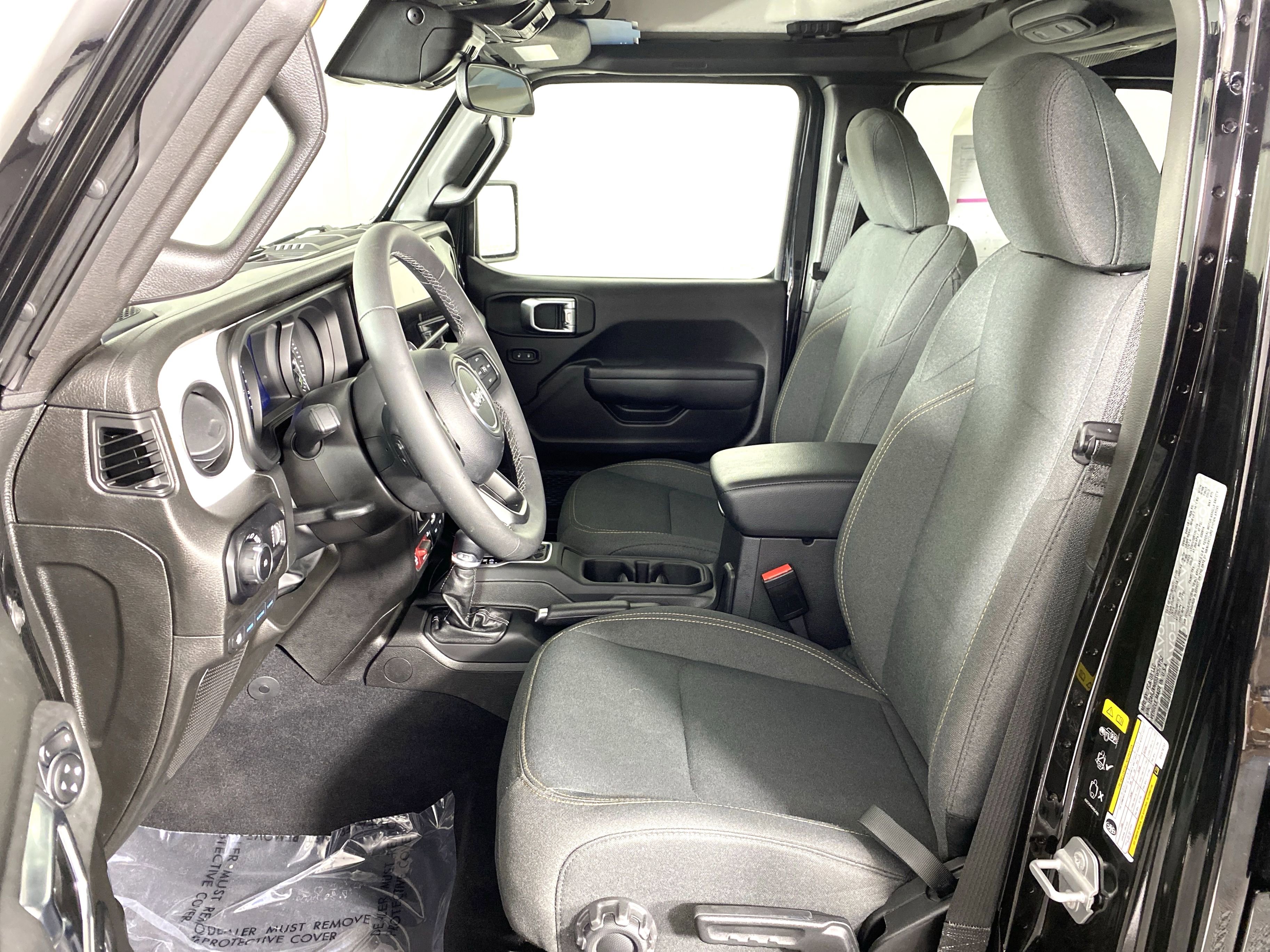 Used 2025 Jeep Wrangler Willys image 14