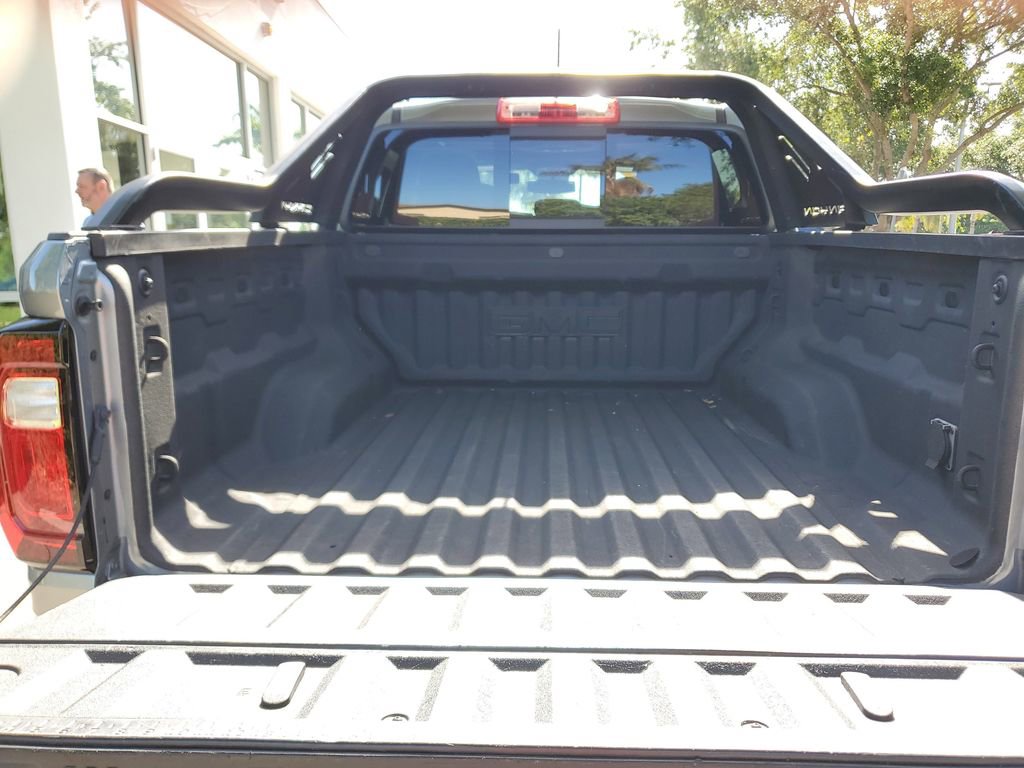 Certified 2025 GMC Canyon AT4 w/ Nightfall Edition AWD/4WD image 28