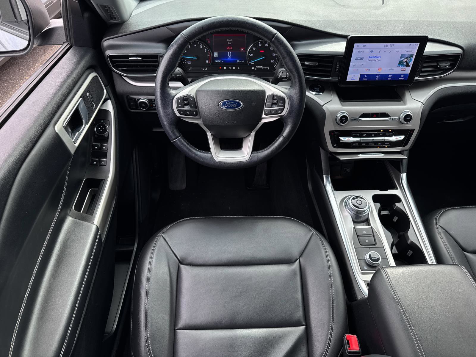 Used 2022 Ford Explorer XLT w/ Equipment Group 202A image 25