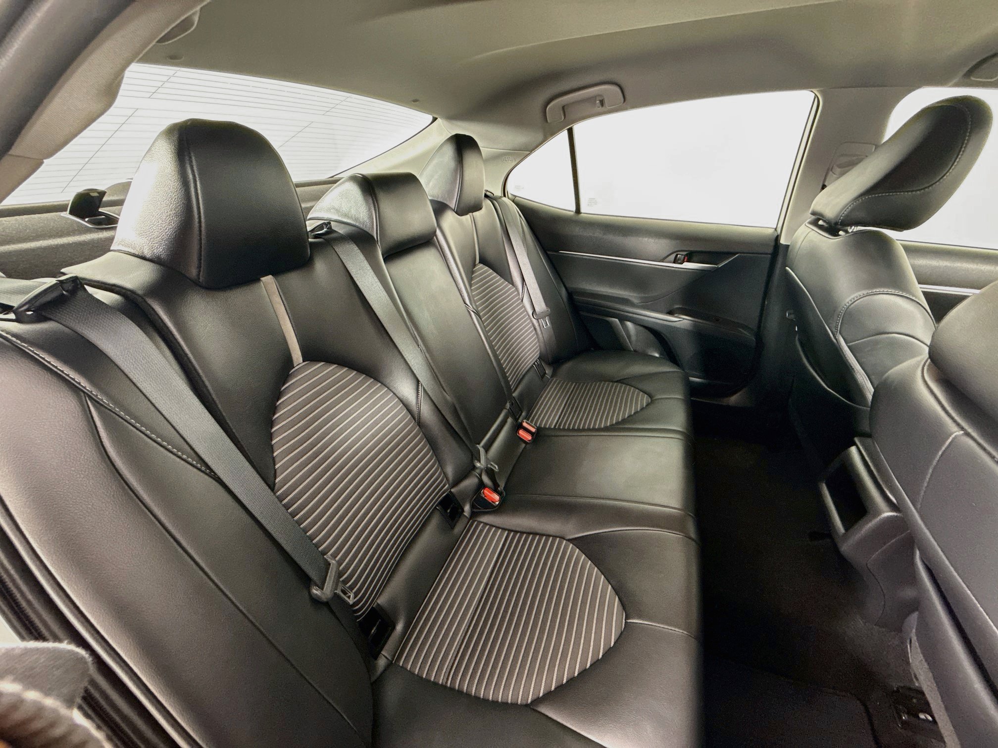 Used 2024 Toyota Camry SE FWD image 27