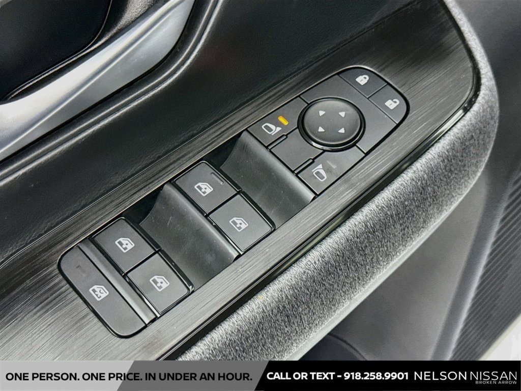 New 2027 Nissan Kicks SV w/ Cold Weather Package FWD image 17