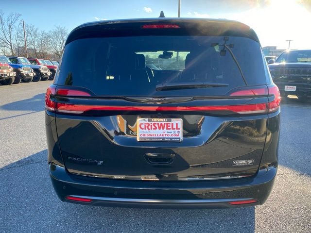 New 2026 Chrysler Pacifica Select w/ S Appearance Package FWD image 6