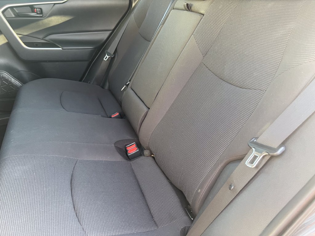 Used 2019 Toyota RAV4 LE AWD/4WD image 13