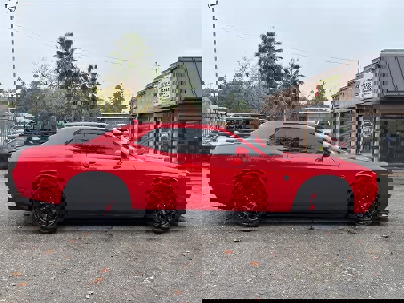 Used 2016 Dodge Challenger SRT Hellcat image 8