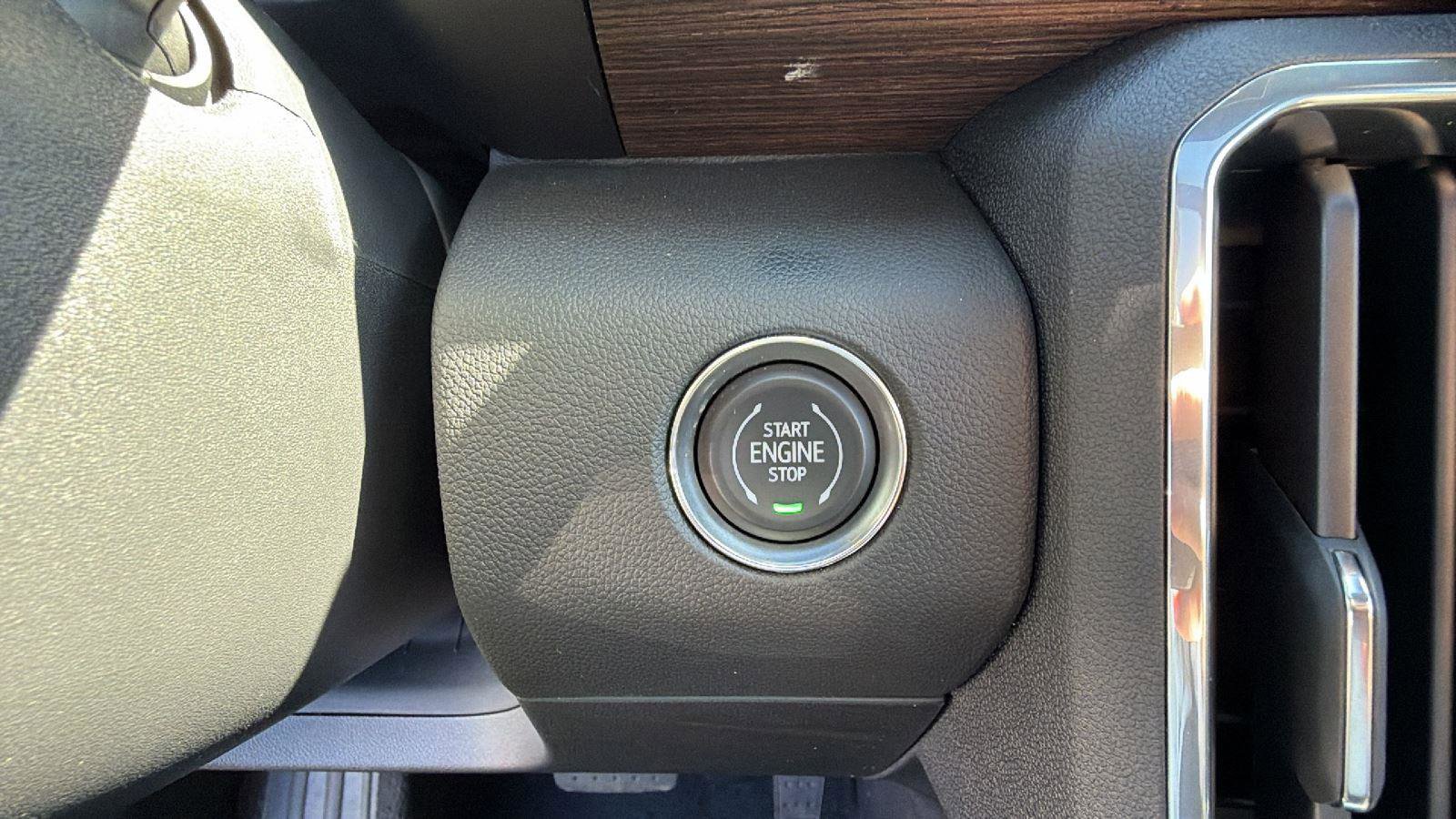 New 2026 GMC Acadia Denali w/ Super Cruise Package image 25