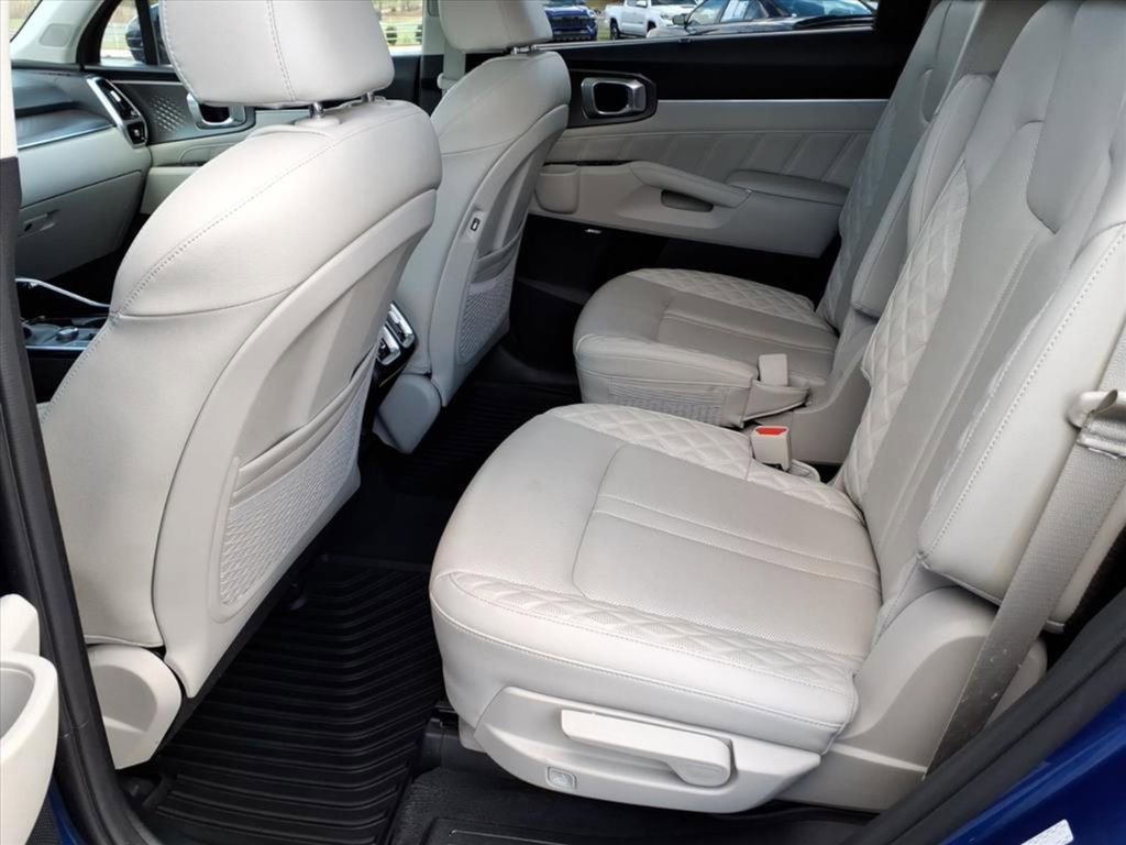 Used 2023 Kia Sorento SX image 6