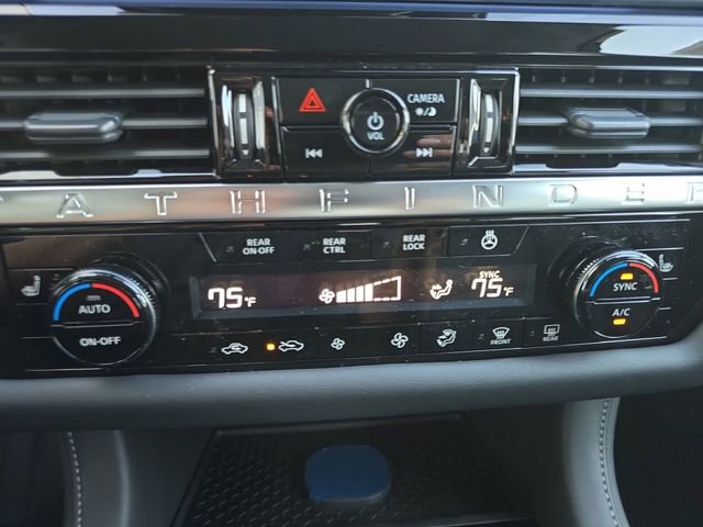 New 2026 Nissan Pathfinder SL image 4