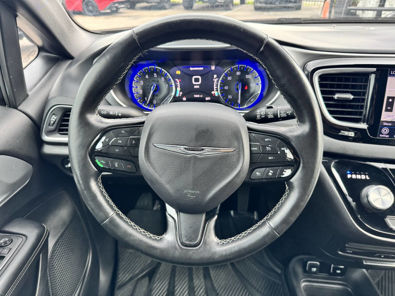 Used 2019 Chrysler Pacifica Touring-L Plus w/ Advanced Safetytec Group FWD image 19