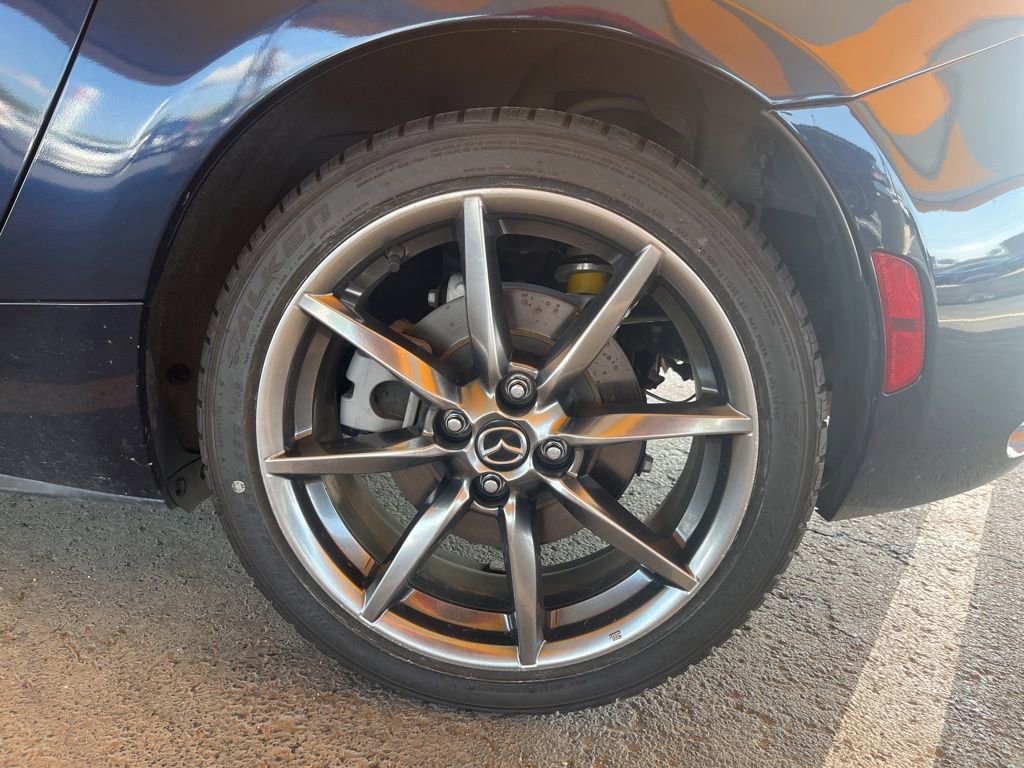 Used 2021 MAZDA MX-5 Miata RF Grand Touring RWD image 10
