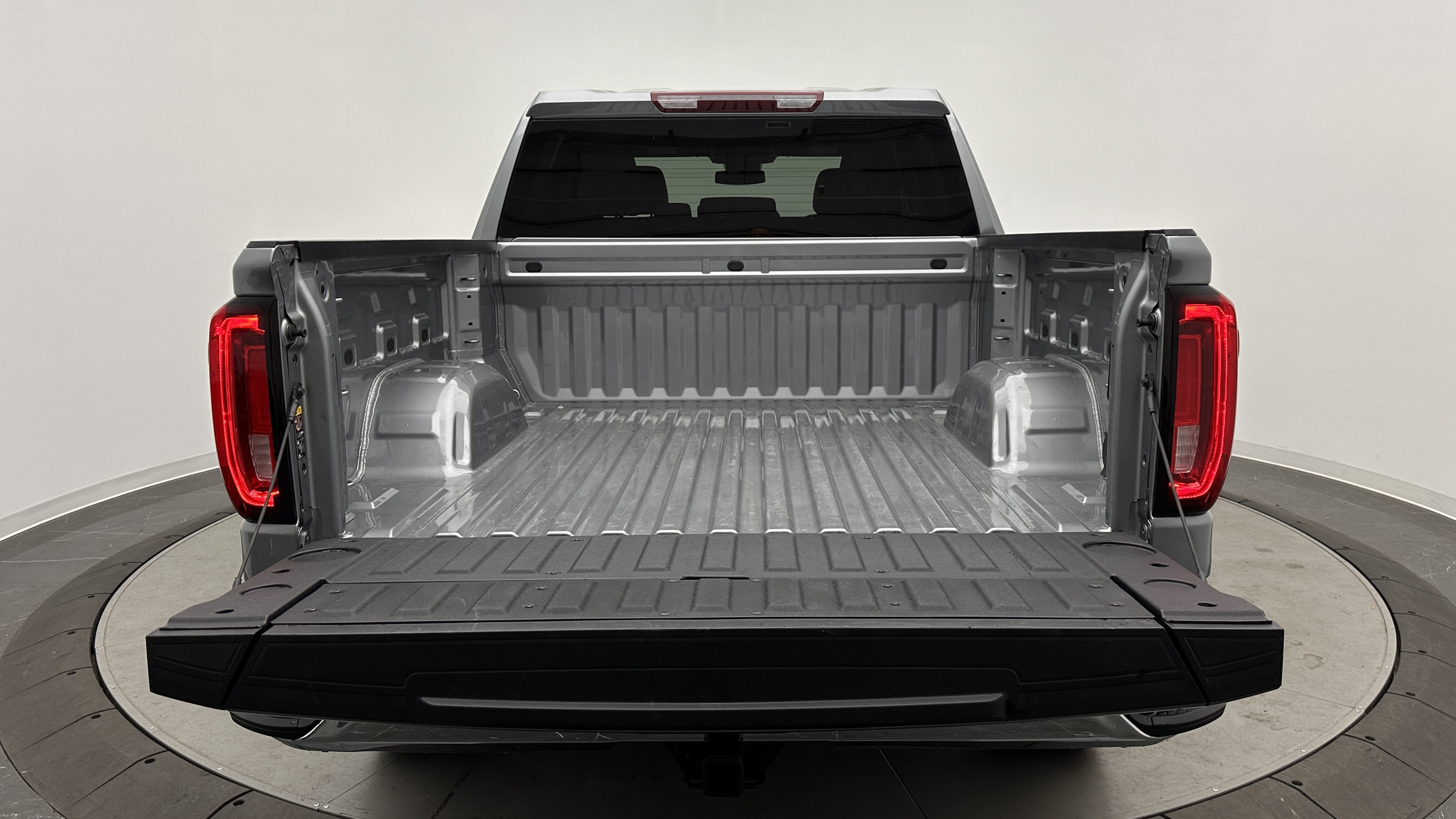 Used 2026 GMC Sierra 1500 SLT RWD image 30