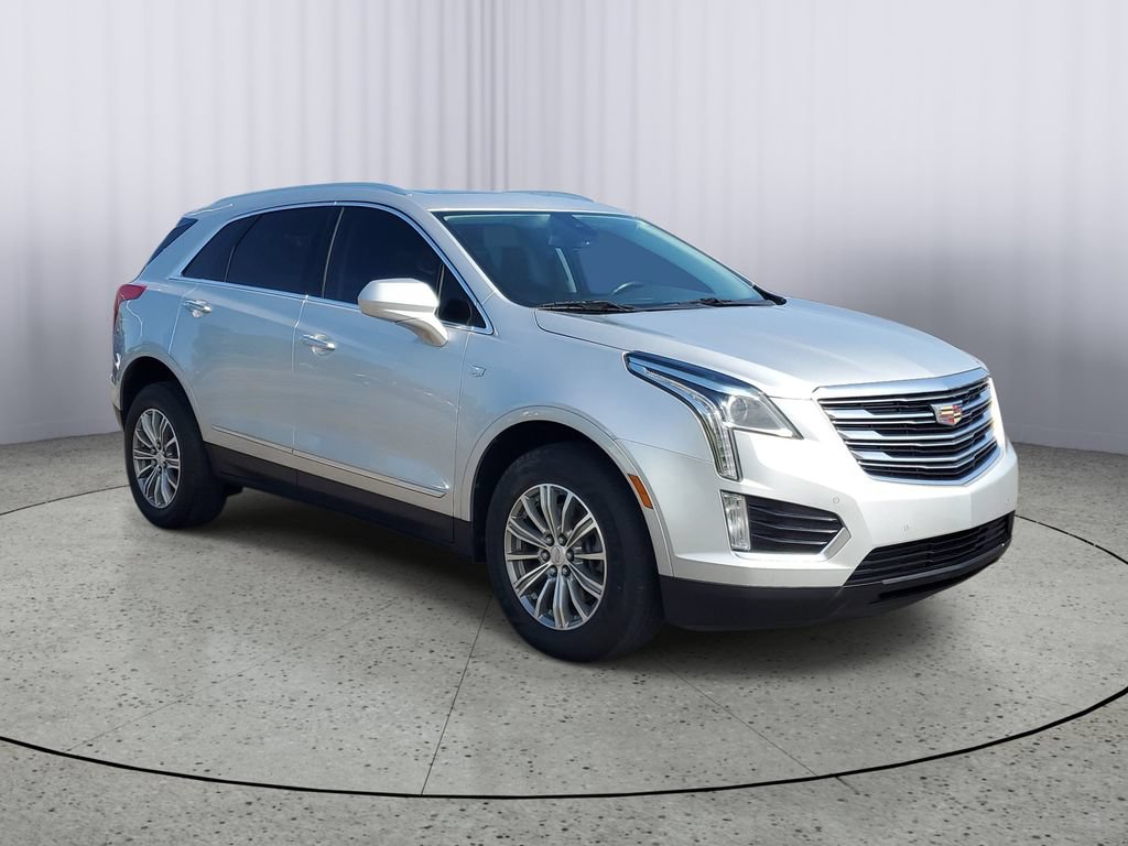 Used 2018 Cadillac XT5 Luxury w/ Driver Awareness Package FWD image 2