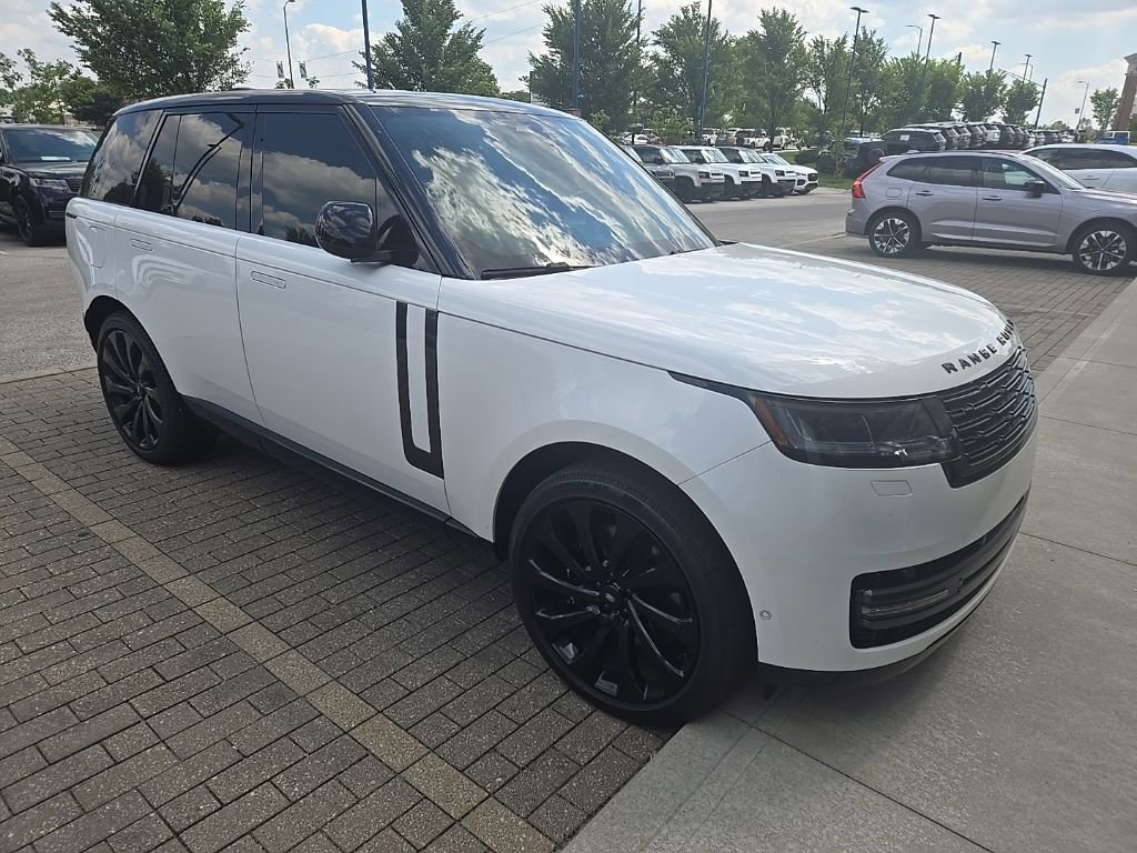 Certified 2025 Land Rover Range Rover SE AWD/4WD image 3