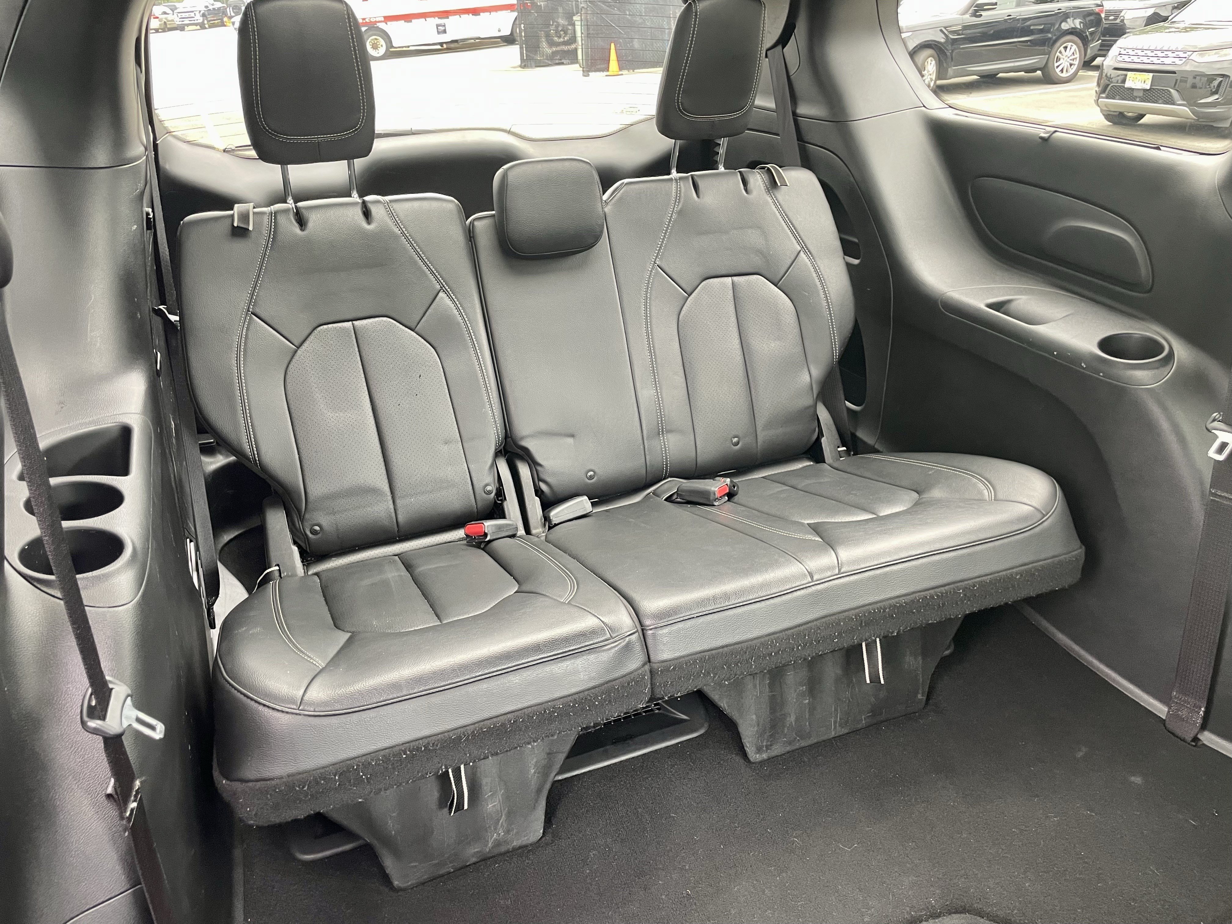 Used 2020 Chrysler Pacifica Touring-L w/ Advanced Safetytec Group AWD/4WD image 33